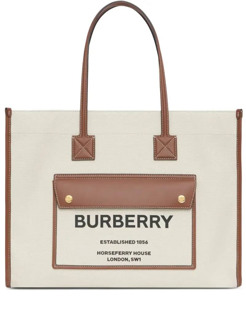 Burberry Mittelgroße Freya Handtasche in Nude
