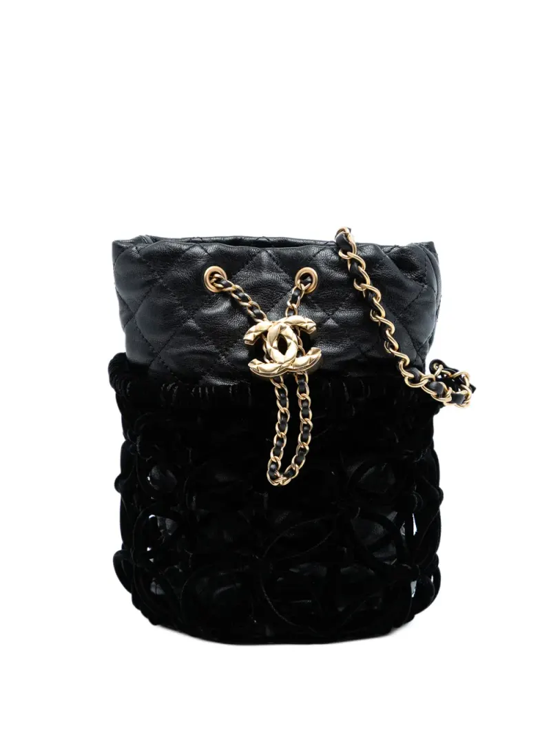 Chanel 2021-2025 Beuteltasche aus Ziegenleder und Samt mit Kordelzug in Schwarz