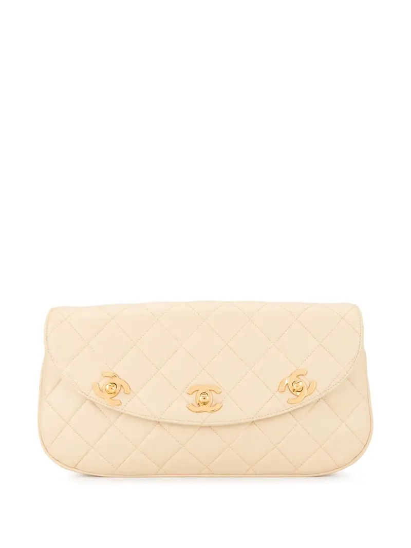 Chanel Gesteppte Clutch in Nude