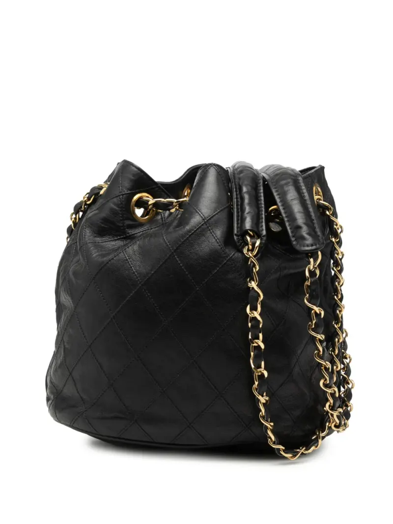 Chanel 1986-1988 gesteppte Beuteltasche aus Lammleder mit Kordelzug in Schwarz Lammleder-Leder