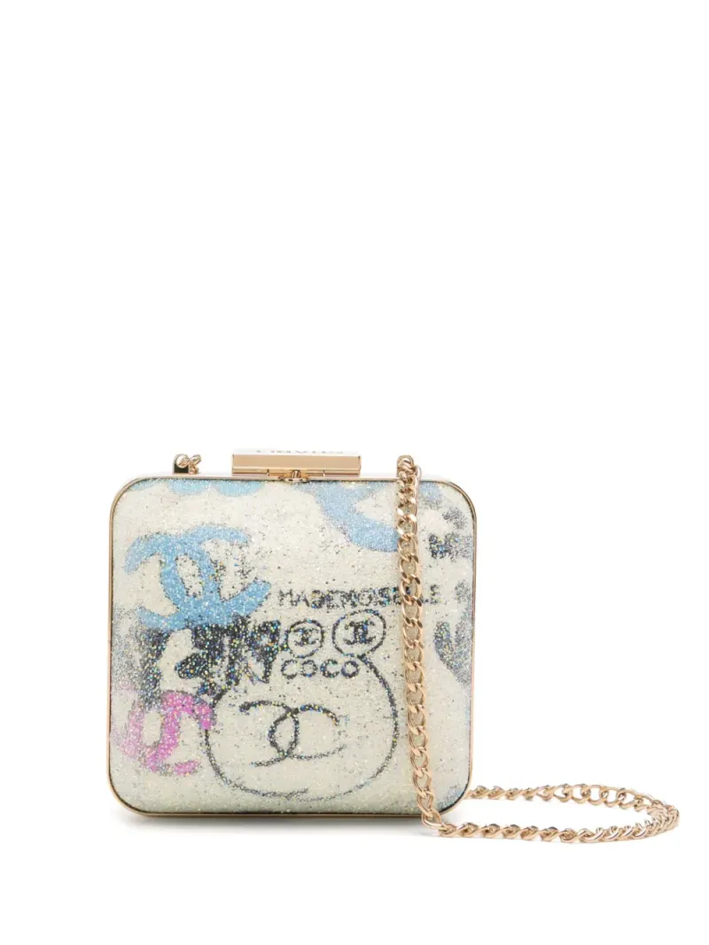 Chanel 2007 Graffiti Rare Minaudière Clutch in Weiß