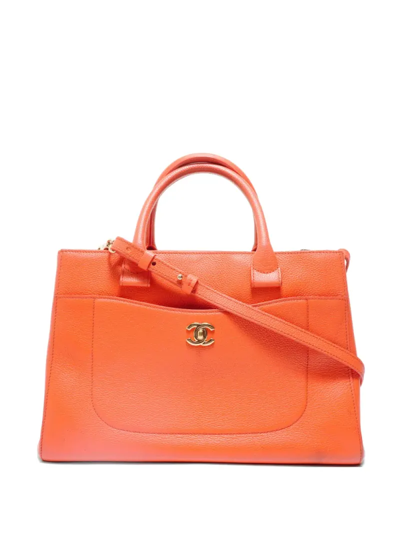 Chanel Neo Executive in Orange – Pre-owned Taschen