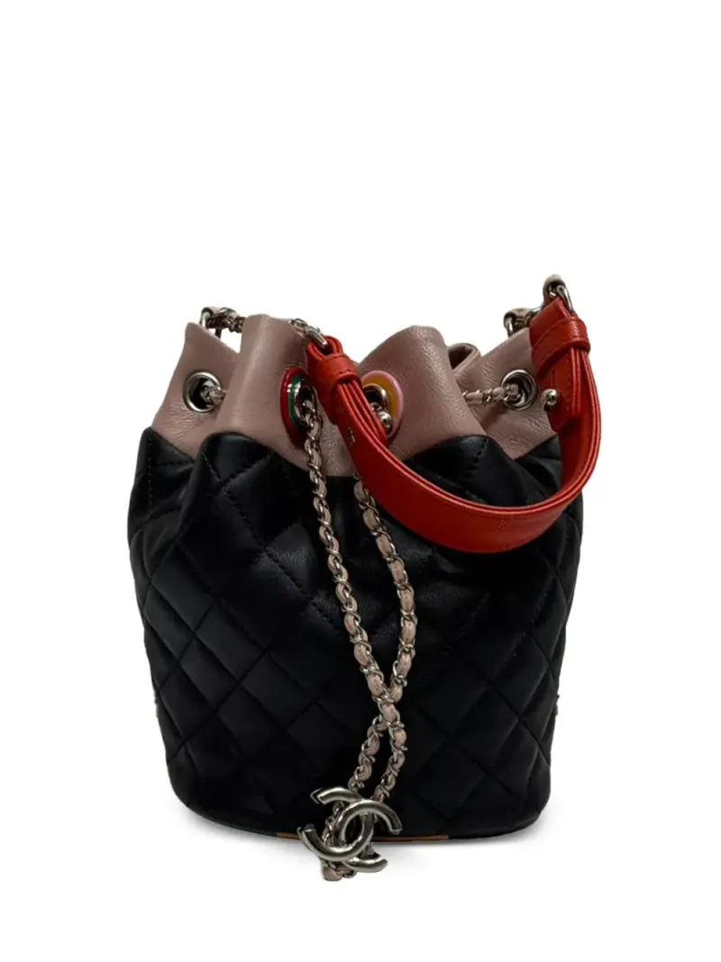 Chanel Paris-Cuba CC bucket bag in Schwarz