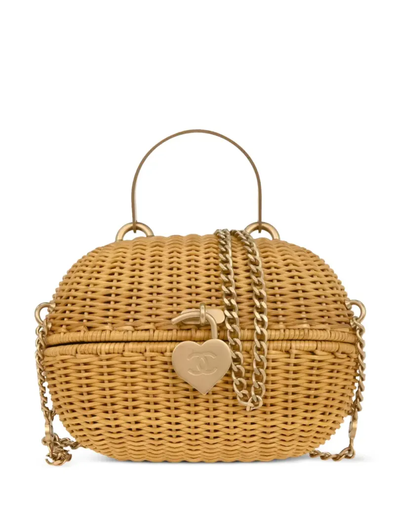 Chanel 2005-2006 Tote Bag mit Herzverschluss in Nude