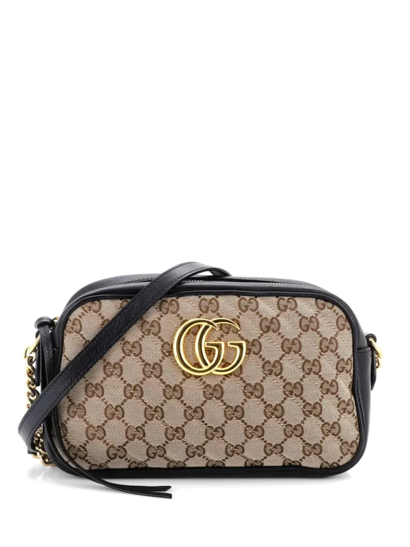 Gucci Kleine GG Marmont Schultertasche aus Canvas mit Leder und diagonaler Steppung in Schwarz