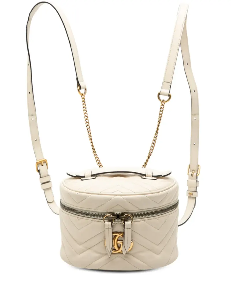 Gucci 2016-2025 mini runder GG Marmont Matelasse Rucksack aus Leder in Weiß Matelasse-Leder