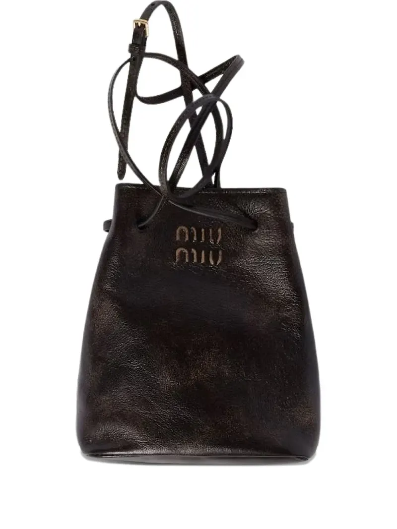 Miu Miu Schultertasche mit Kordelzug in Braun