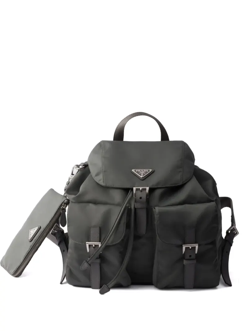 Prada Rucksack mit Klappentaschen vorne in Grau